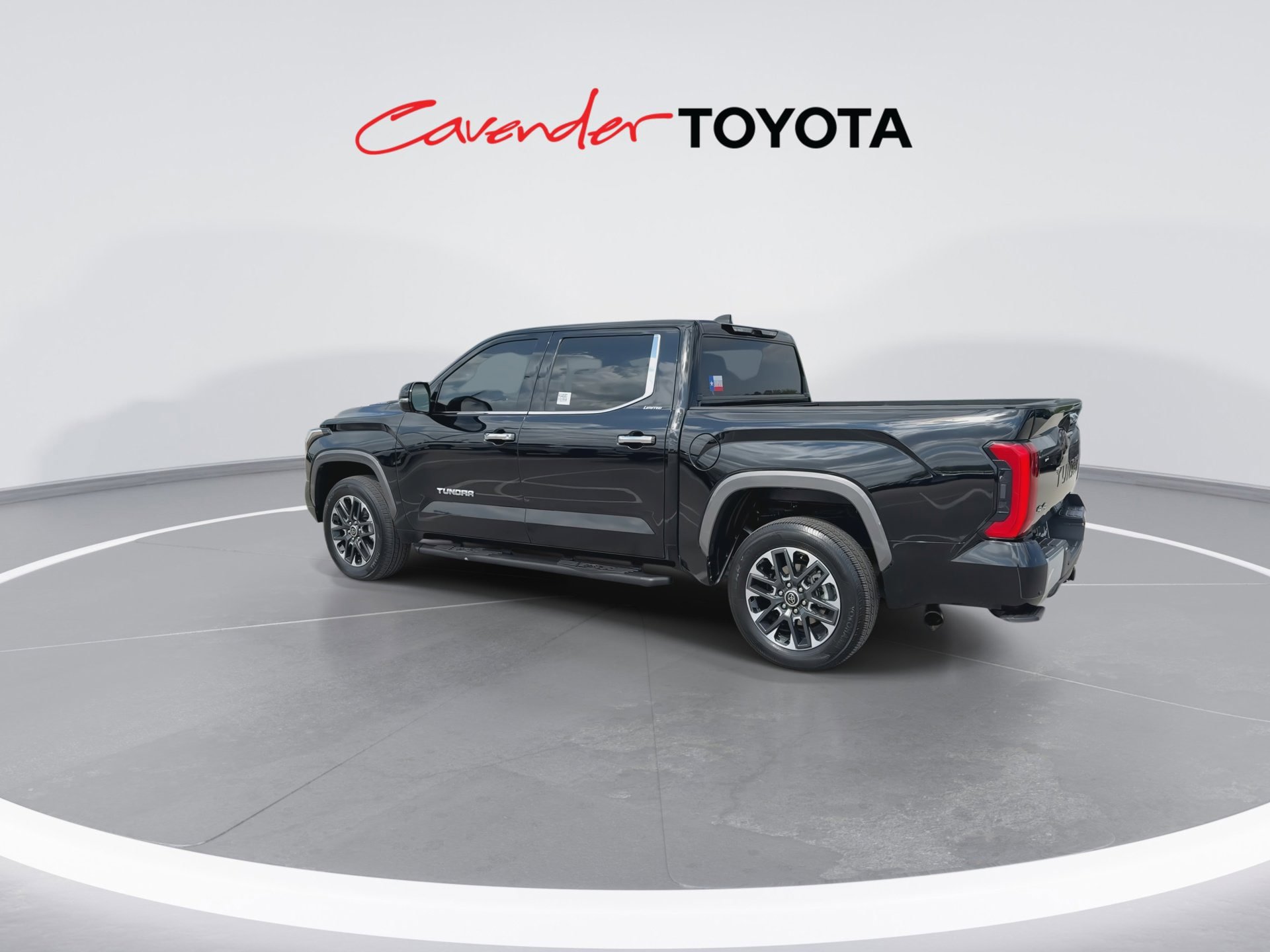Used 2024 Toyota Tundra Limited w/ Power Package AWD/4WD image 6