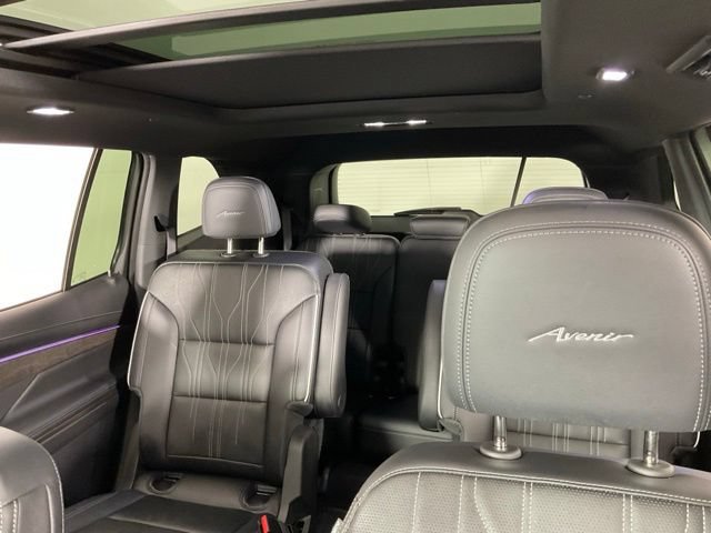 Used 2025 Buick Enclave Avenir w/ Super Cruise Package AWD/4WD image 39
