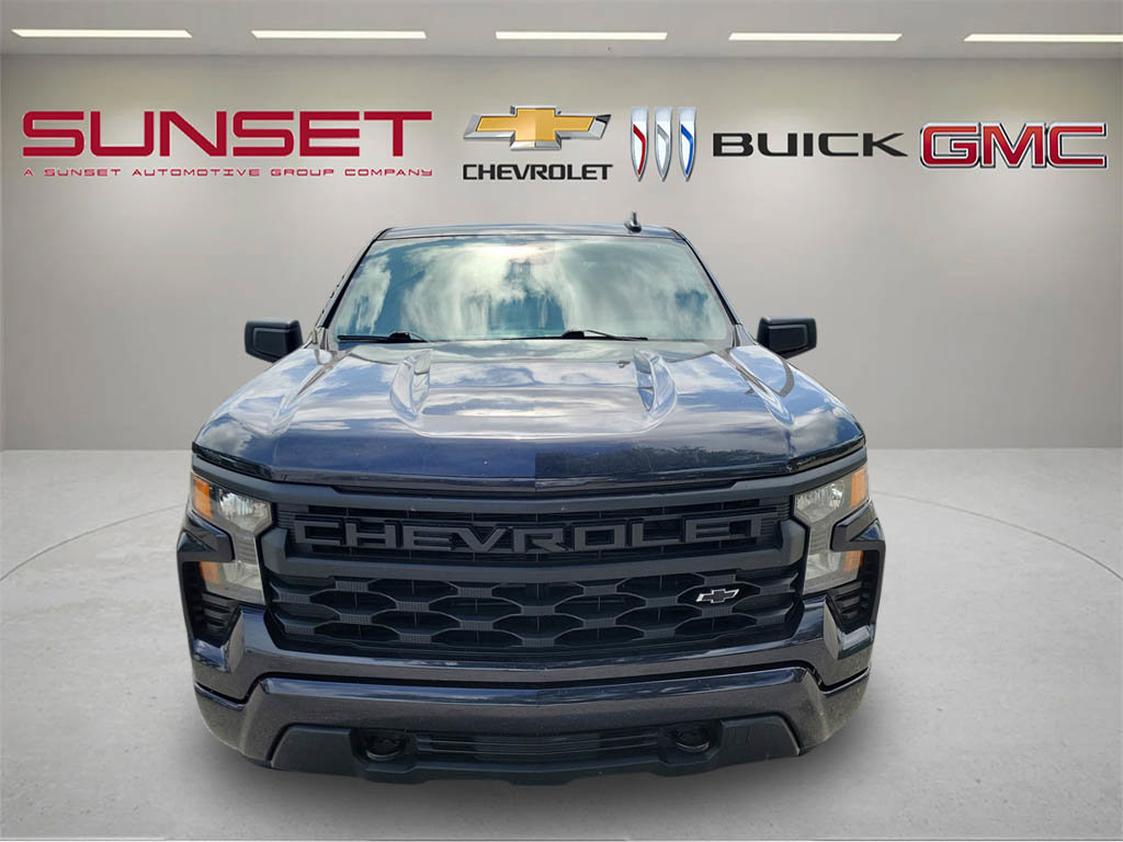 Used 2023 Chevrolet Silverado 1500 Custom AWD/4WD image 2