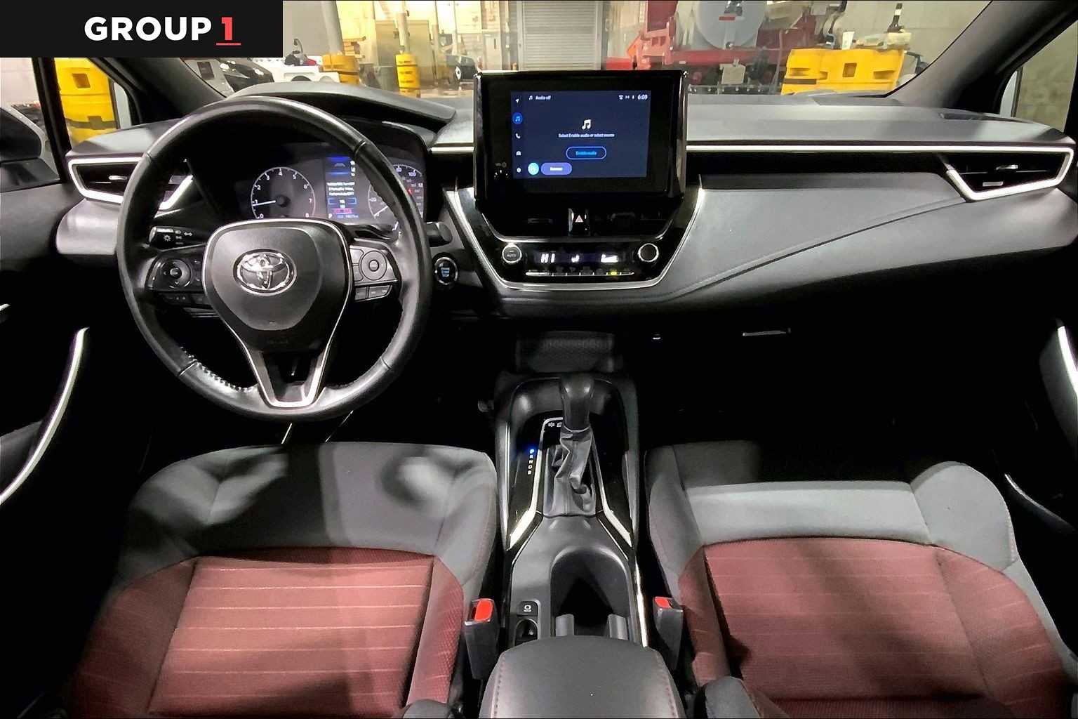 Certified 2025 Toyota Corolla SE image 15