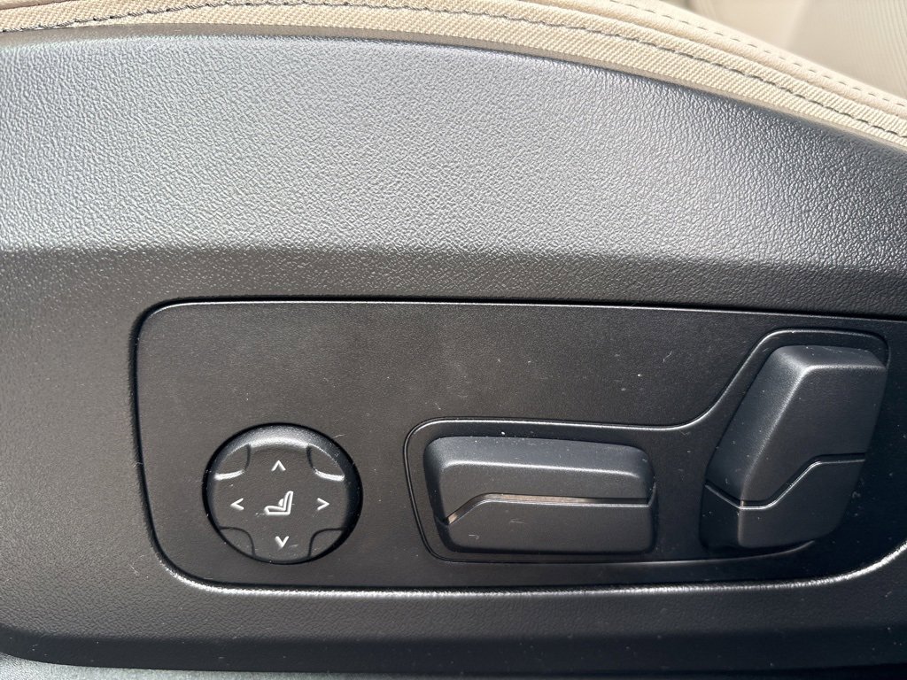 Used 2025 BMW X1 xDrive28i w/ Technology Package image 19