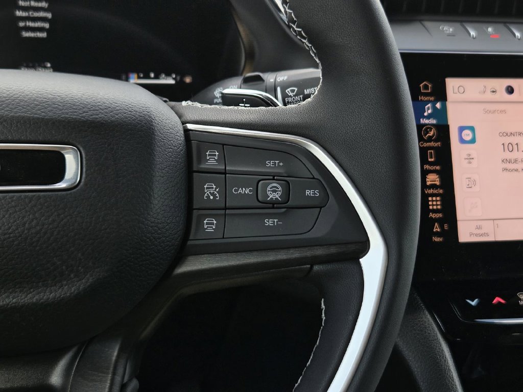 New 2026 Jeep Grand Cherokee Altitude RWD image 17