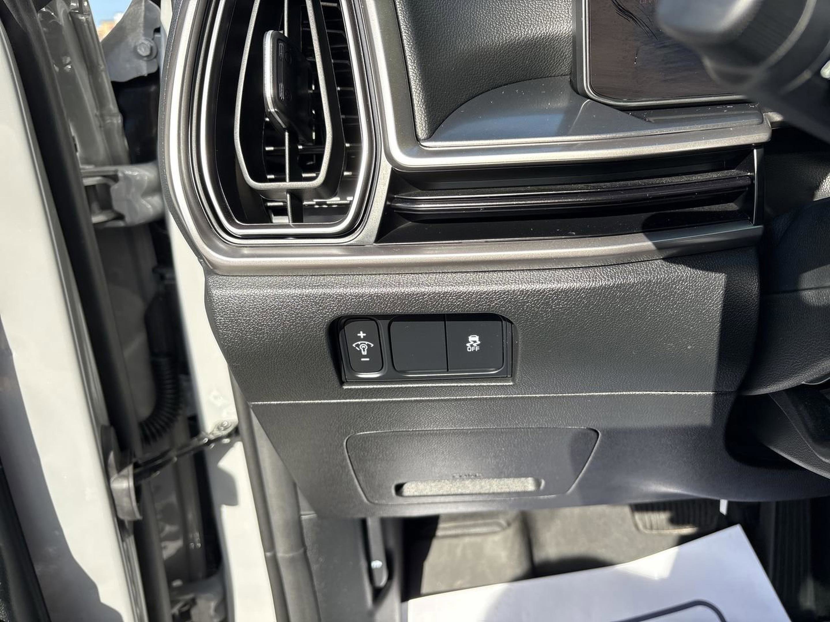 Used 2025 Kia Sorento S image 14
