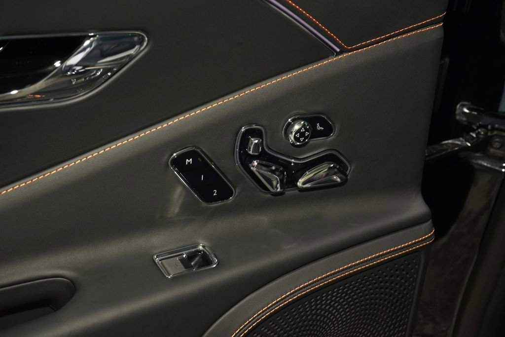 Used 2026 Bentley Flying Spur Azure image 33