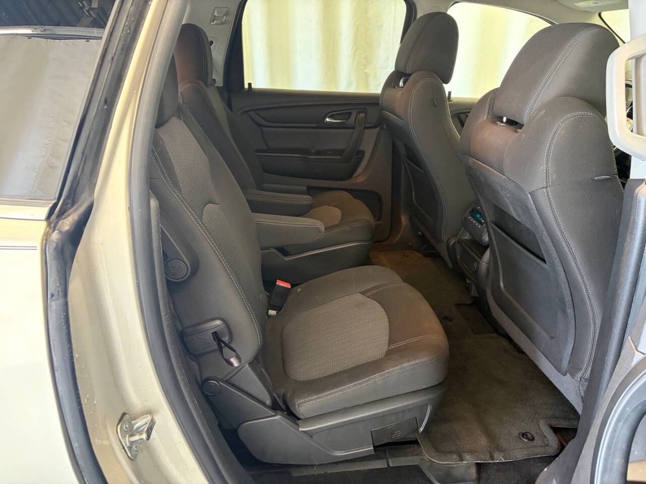 Used 2014 Chevrolet Traverse LT FWD image 19