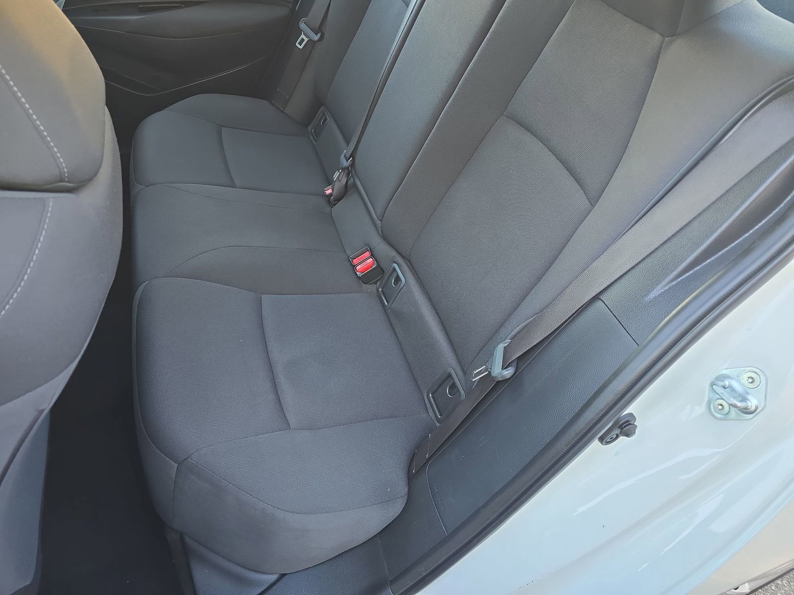 Used 2021 Toyota Corolla LE image 19