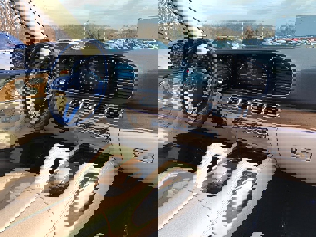 Used 2022 Mercedes-Benz GLE 350 4MATIC w/ Premium Package image 18