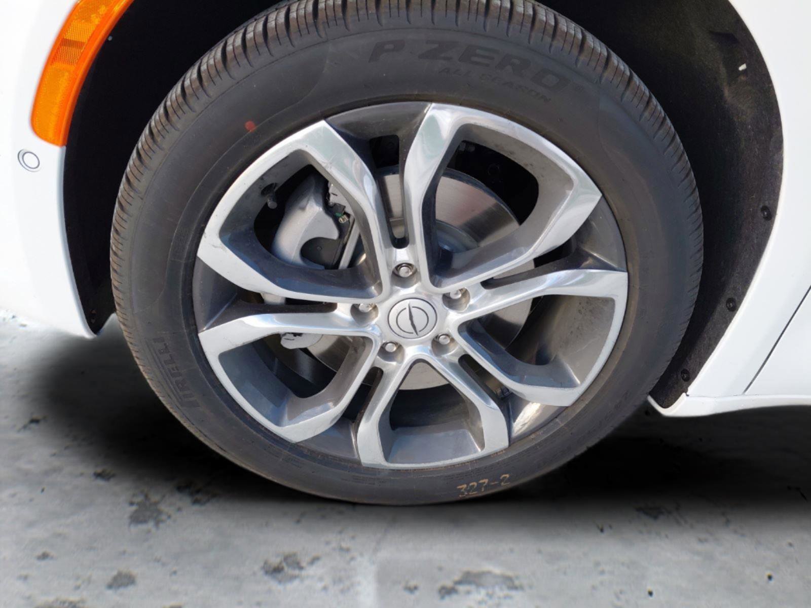 New 2026 Chrysler Pacifica Pinnacle image 14