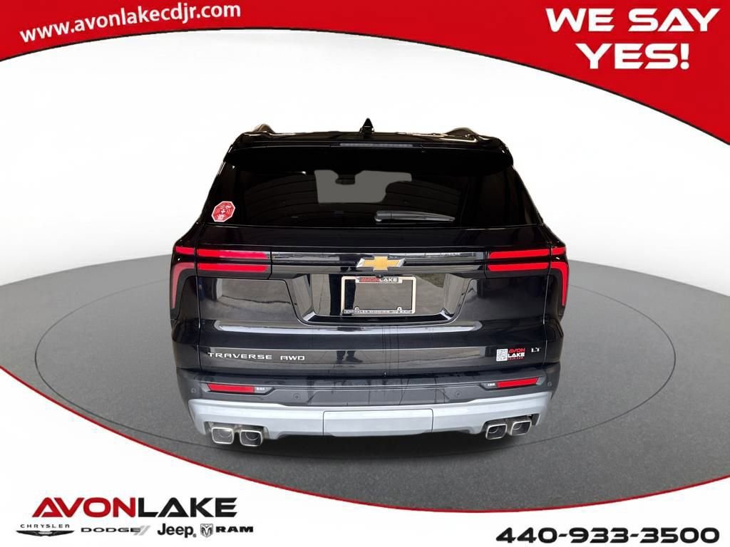 Used 2024 Chevrolet Traverse LT image 4