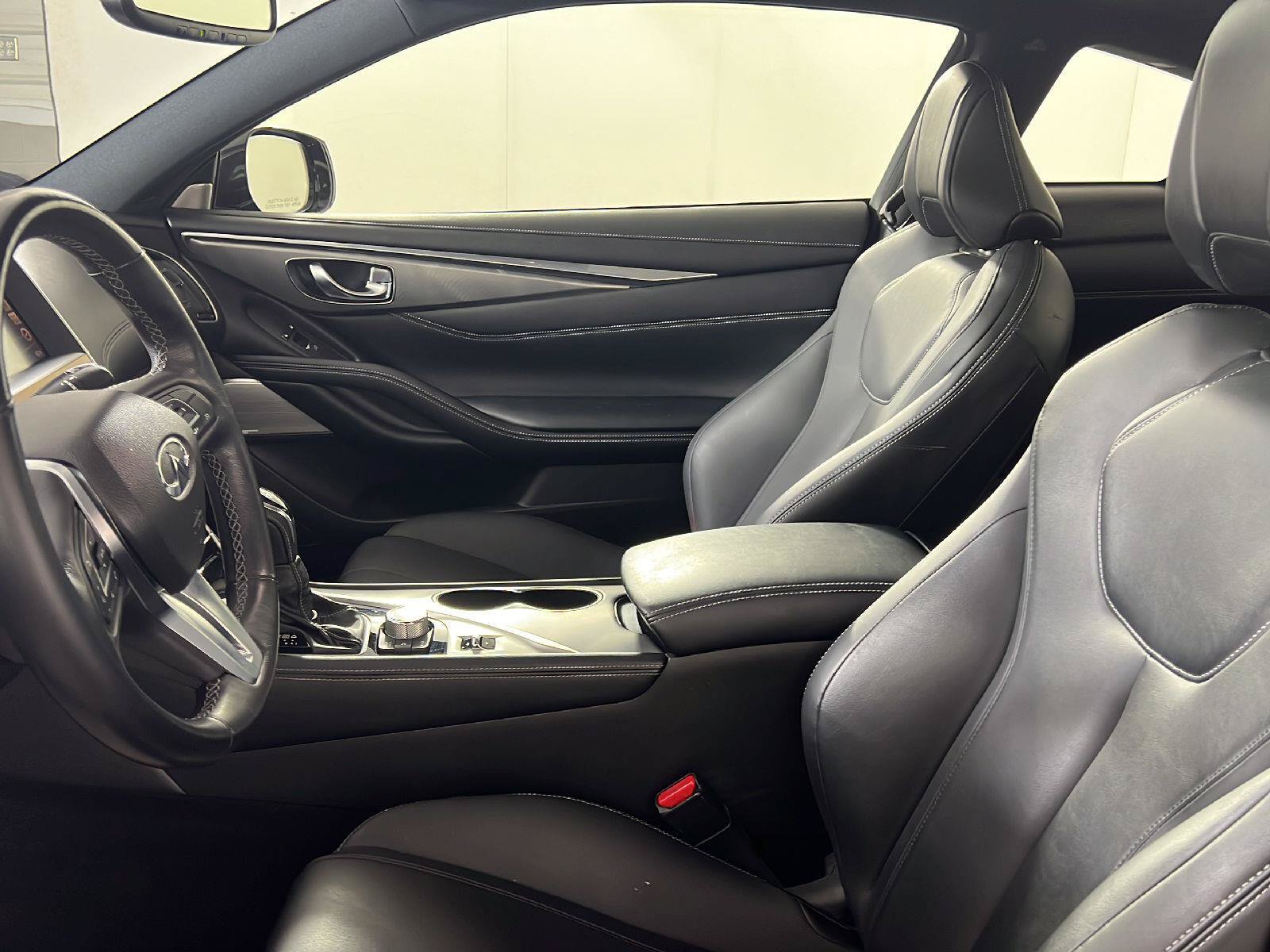Used 2017 INFINITI Q60 3.0t w/ Premium Plus Package 3.0T AWD/4WD image 2