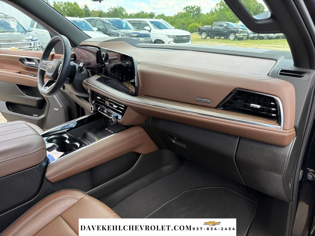 Used 2025 Chevrolet Suburban High Country w/ Sun And Tow Package AWD/4WD image 28