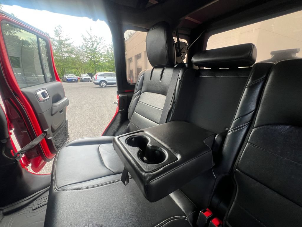 Used 2023 Jeep Wrangler Unlimited Sahara w/ Cold Weather Group AWD/4WD image 27