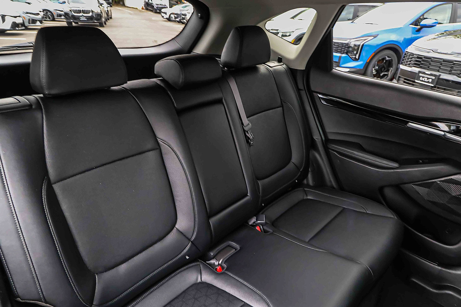 Certified 2024 Kia Seltos SX w/ SX Sunroof Package AWD/4WD image 24