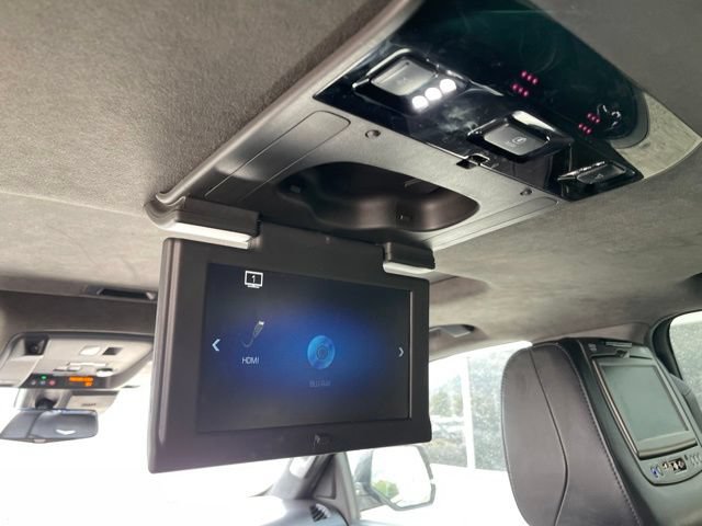 Used 2019 Cadillac Escalade Platinum AWD/4WD image 15
