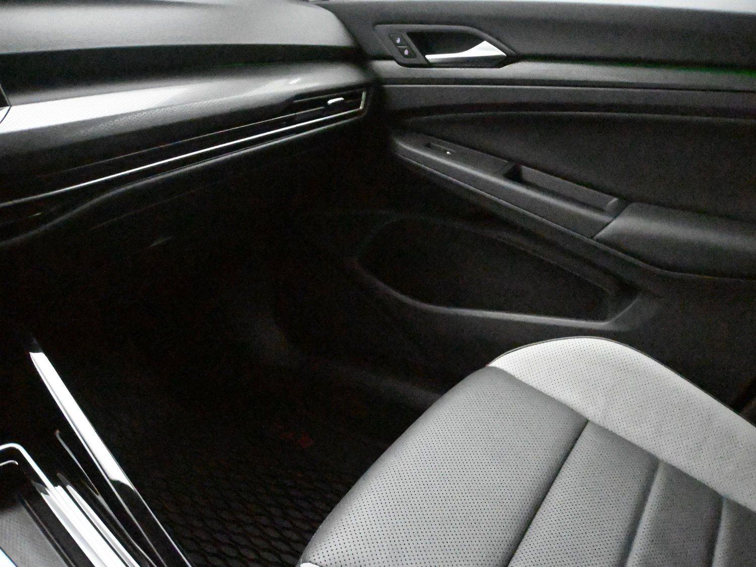 Used 2023 Volkswagen GTI SE image 6