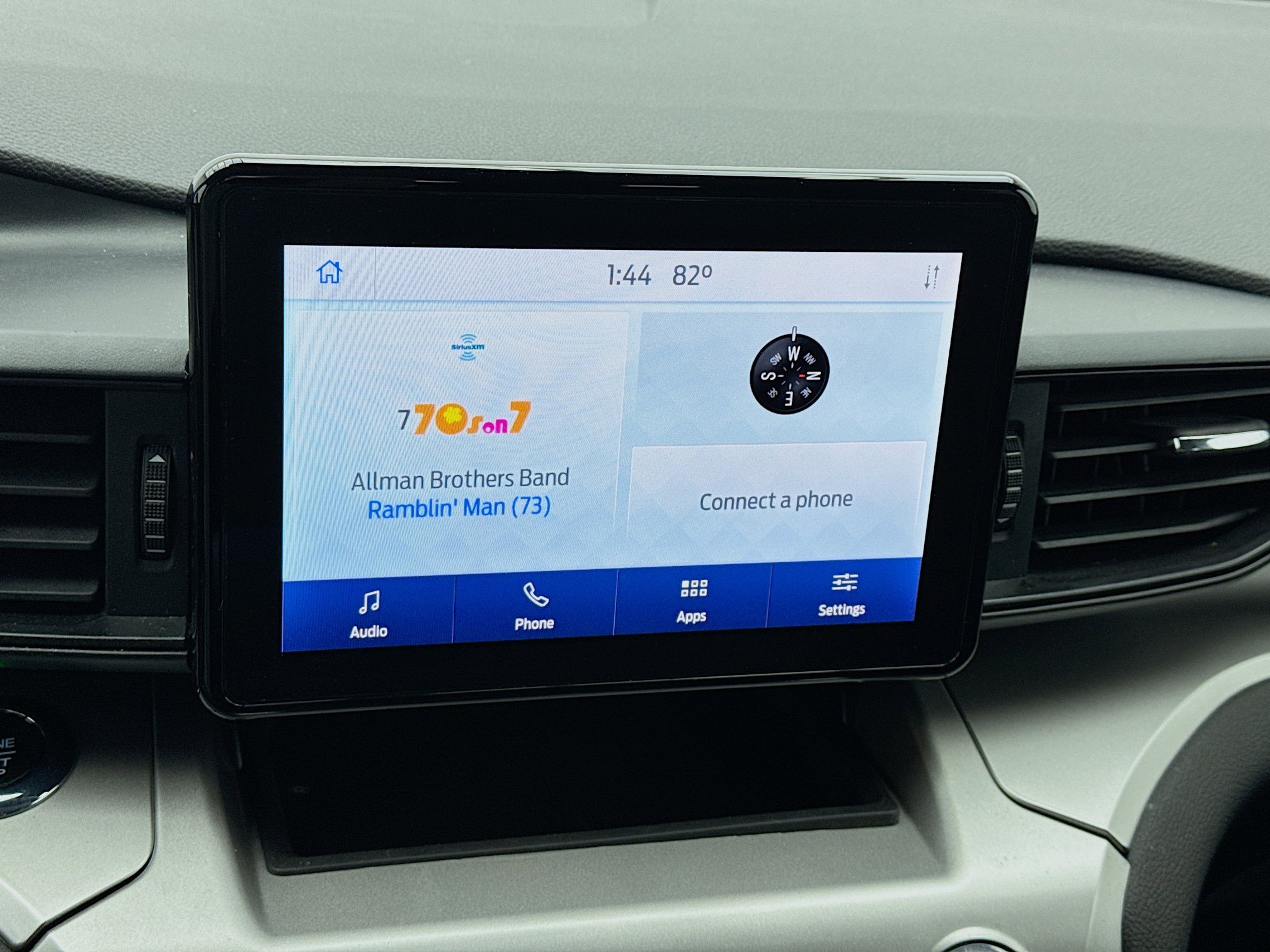 Used 2021 Ford Explorer XLT image 9