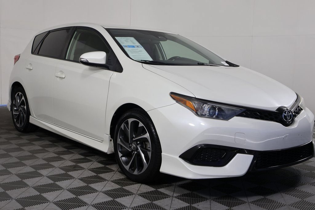 Used 2017 Toyota Corolla iM w/ Carpet Mat Package FWD image 3