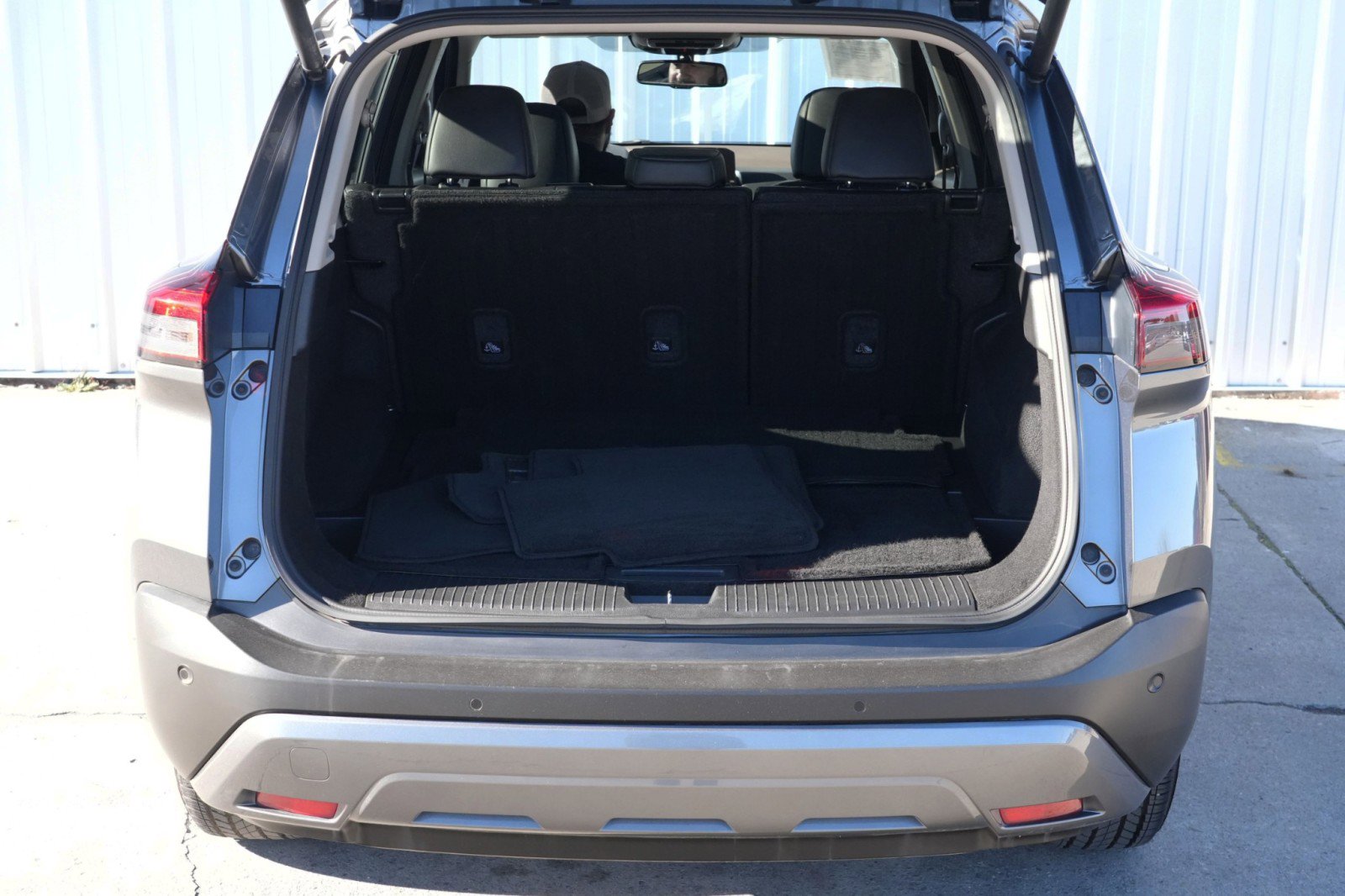 Used 2023 Nissan Rogue SL w/ SL Premium Package FWD image 8