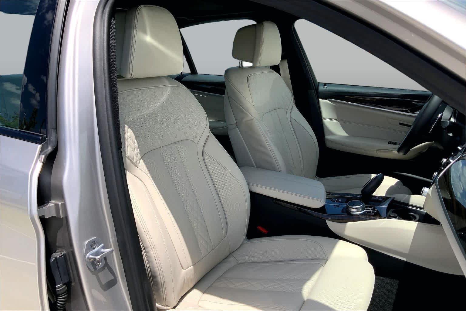 Used 2019 BMW 540i w/ M Sport Package RWD image 8