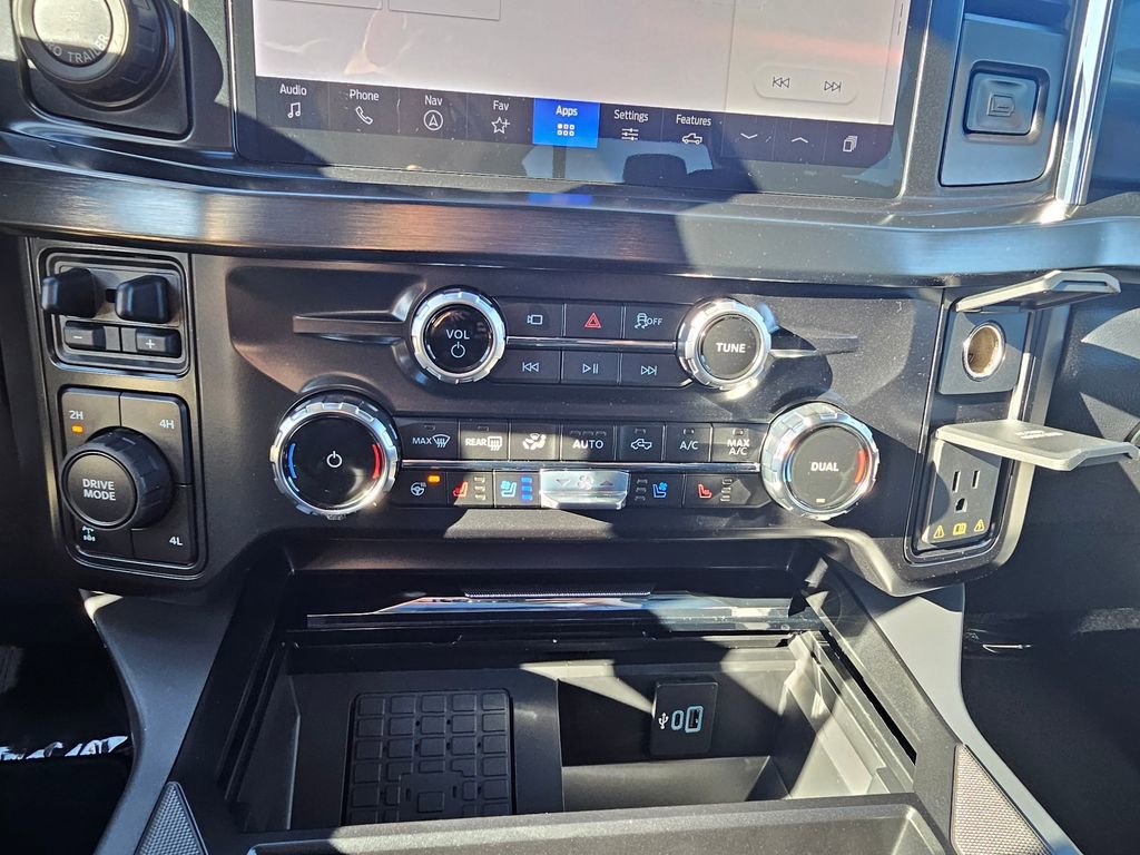 New 2026 Ford F250 Lariat w/ Black Appearance Package image 46