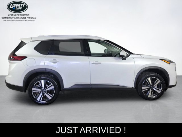 Used 2026 Nissan Rogue SL AWD/4WD image 2