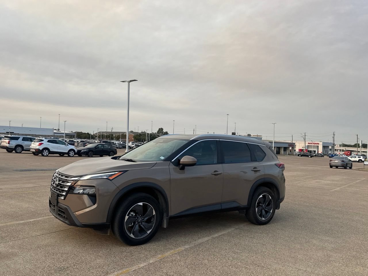 Certified 2024 Nissan Rogue SV w/ SV Premium Package AWD/4WD image 11