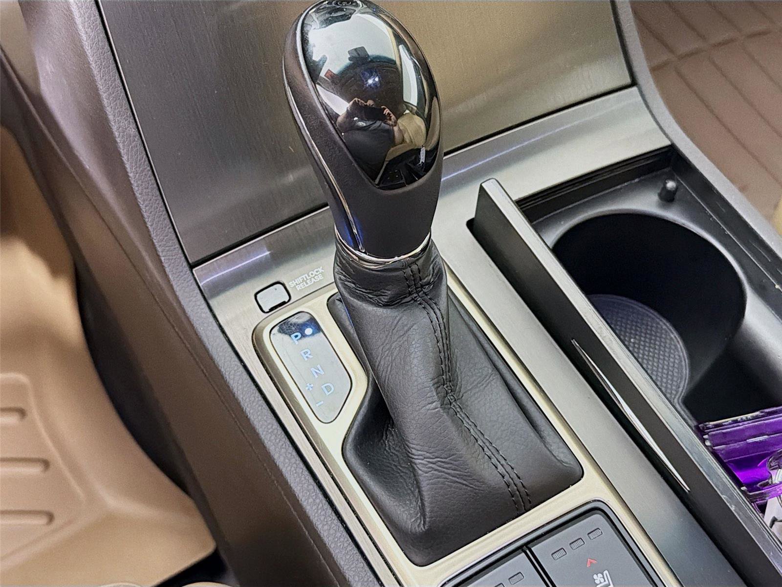 Used 2012 Hyundai Azera w/ Technology Pkg FWD image 18