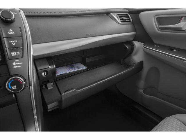 Used 2015 Toyota Camry SE FWD image 17
