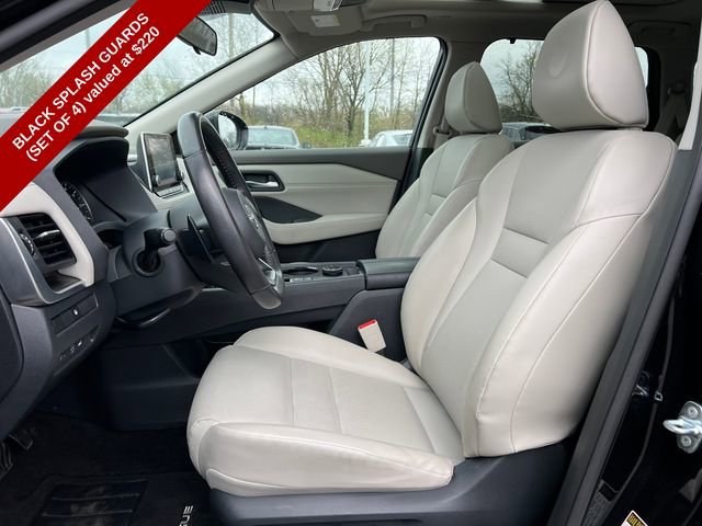 Used 2023 Nissan Rogue SV w/ SV Premium B Package image 4