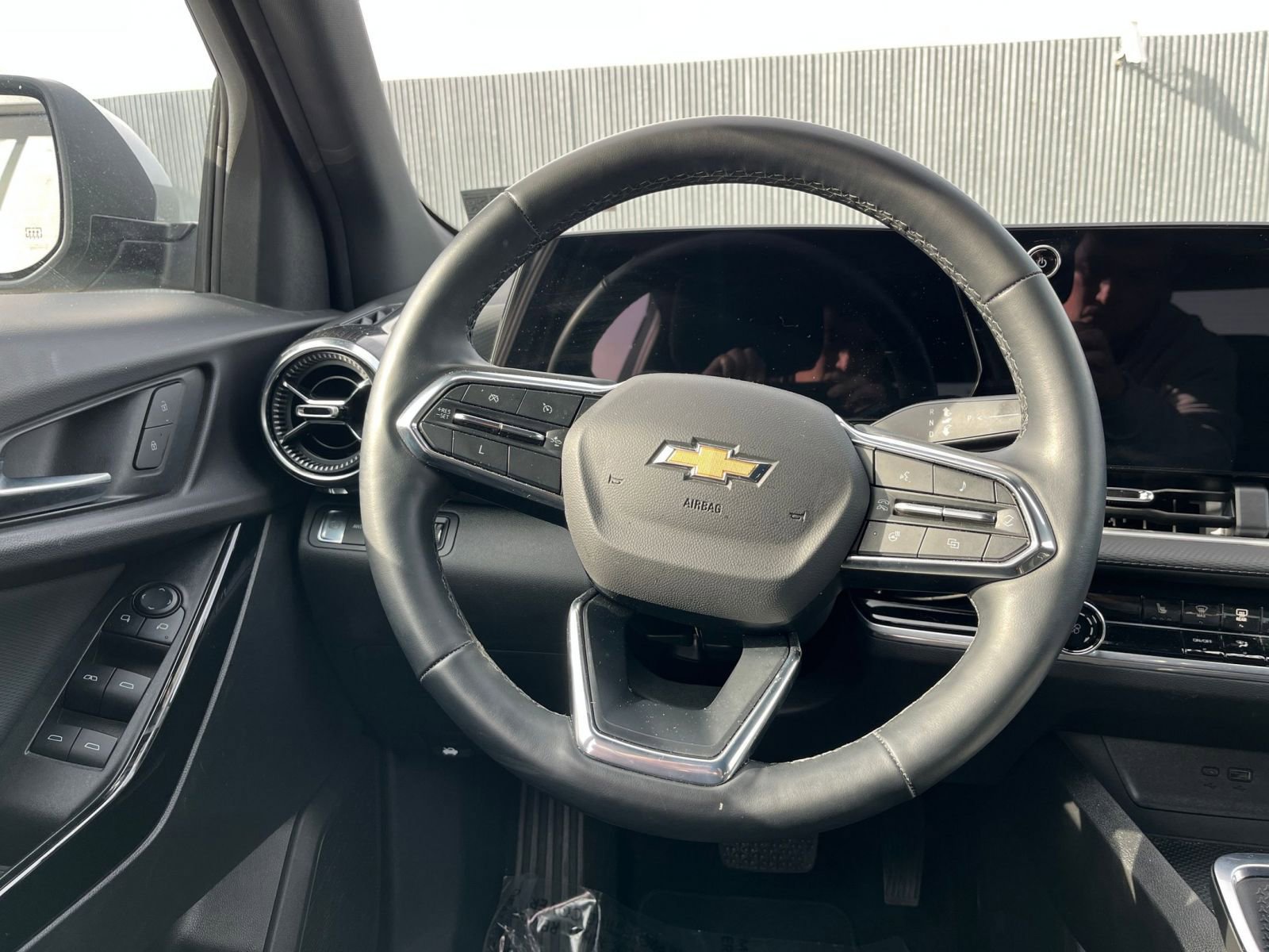 Used 2025 Chevrolet Equinox LT image 27