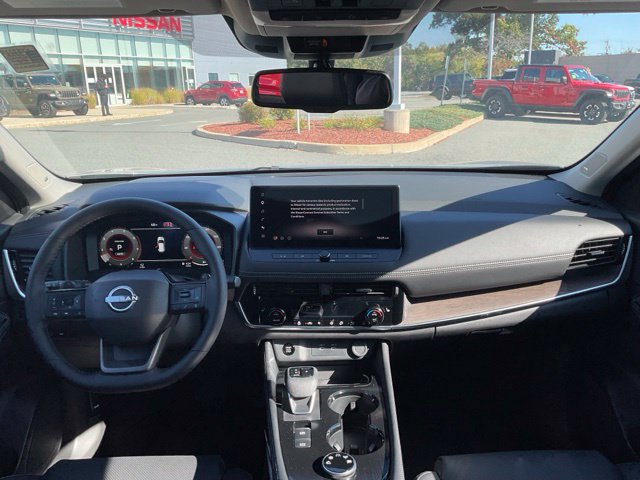 New 2026 Nissan Rogue Platinum AWD/4WD image 16