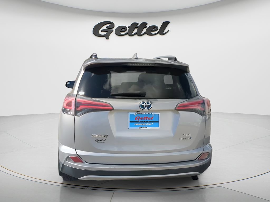 Used 2018 Toyota RAV4 XLE image 4