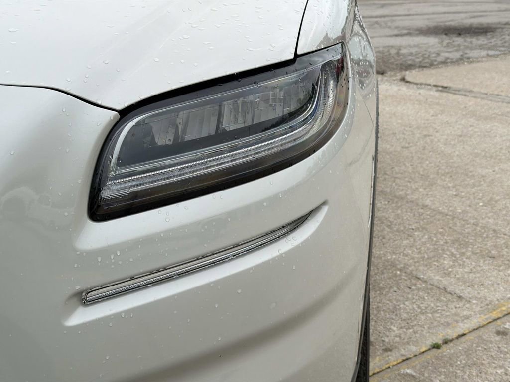 Used 2023 Lincoln Nautilus Reserve w/ Equipment Group 201A image 11