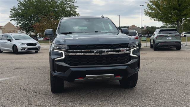 Used 2021 Chevrolet Suburban Z71 w/ Z71 Signature Package AWD/4WD image 3