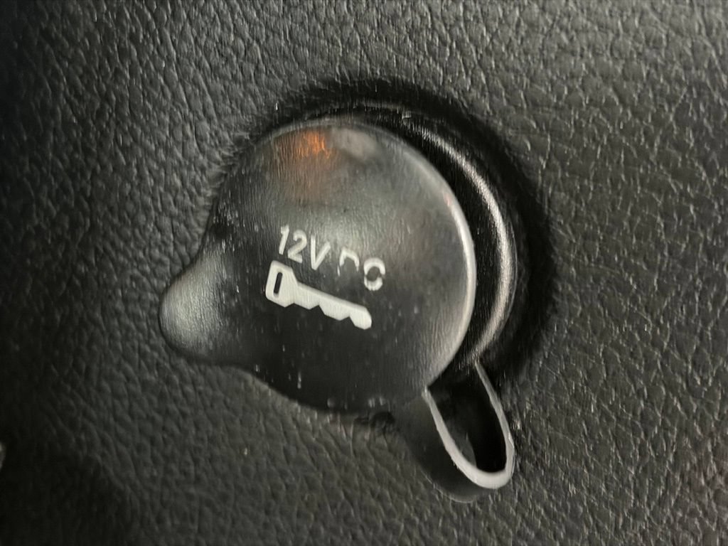 Used 2025 Dodge Durango GT AWD/4WD image 11