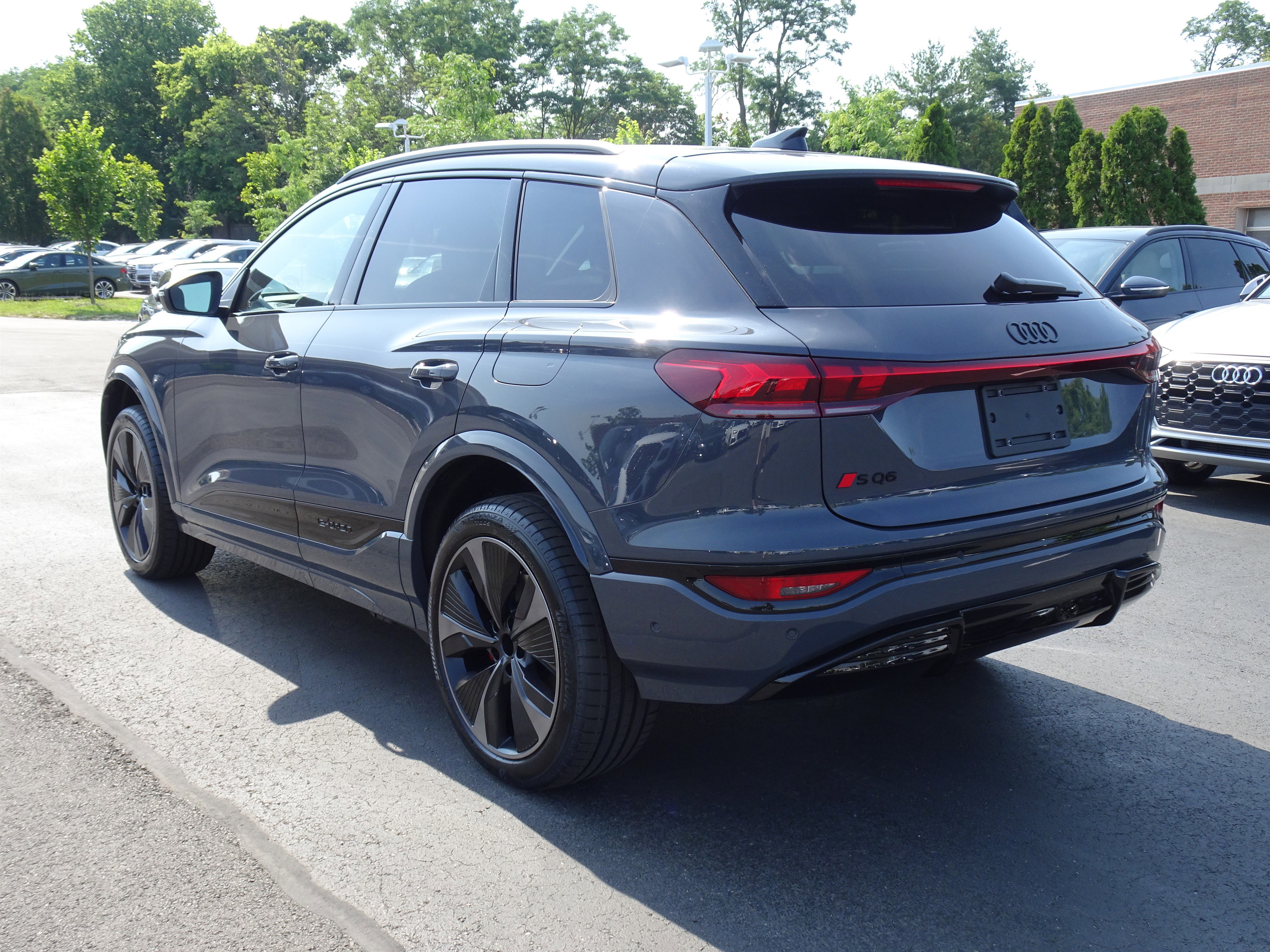 New 2025 Audi SQ6 e-tron Prestige image 3