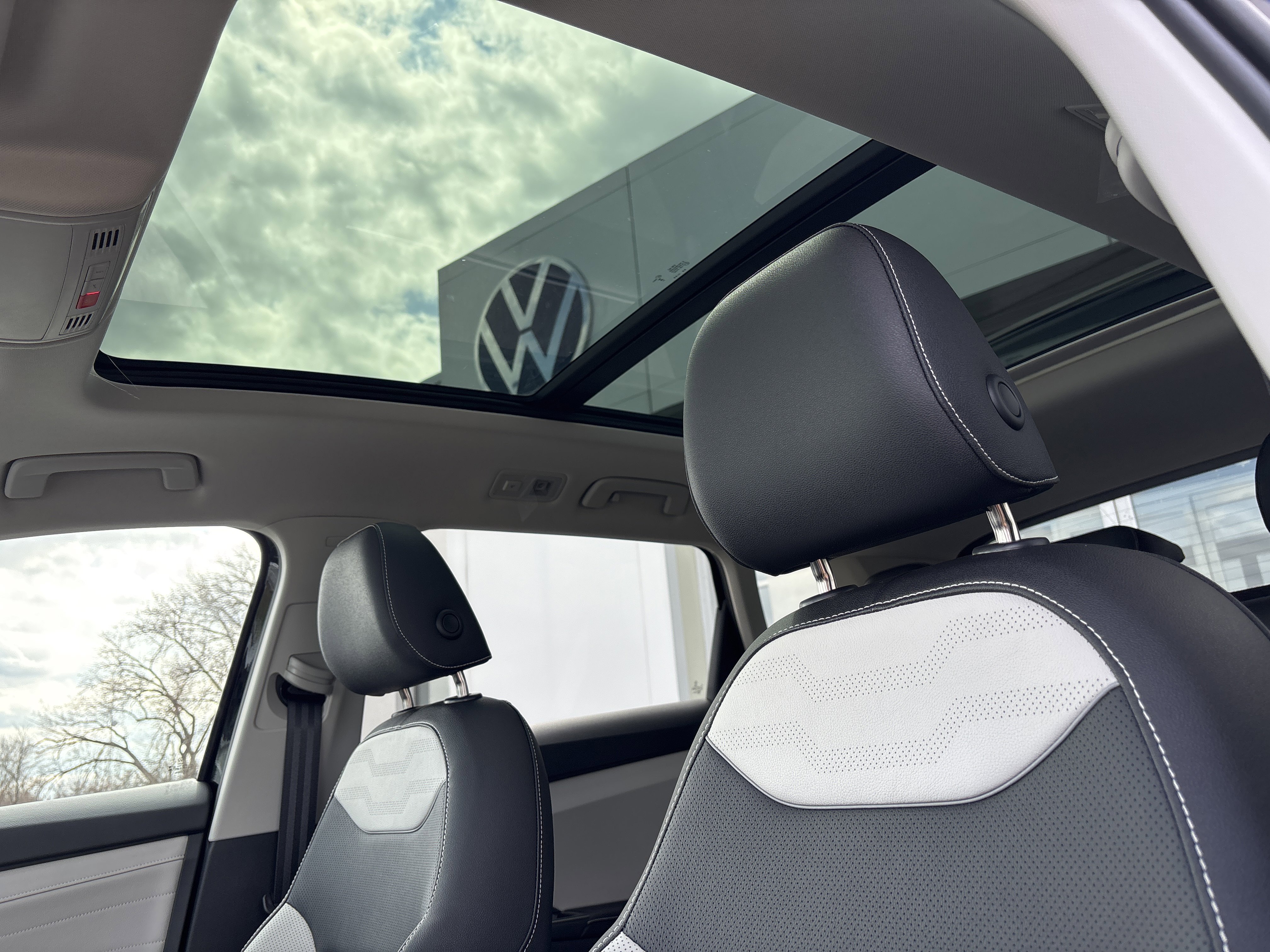 New 2026 Volkswagen Taos SEL AWD/4WD image 21