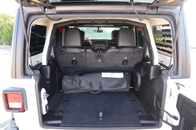 Used 2023 Jeep Wrangler Unlimited Rubicon AWD/4WD image 7