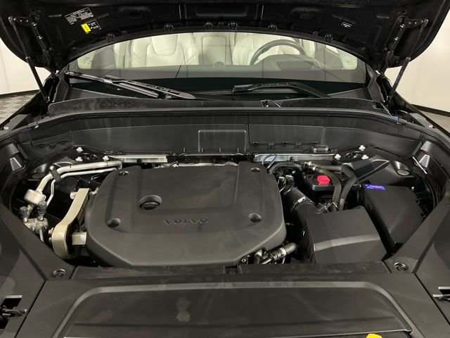 Certified 2023 Volvo XC90 B6 Ultimate w/ Protection Package Premier image 38