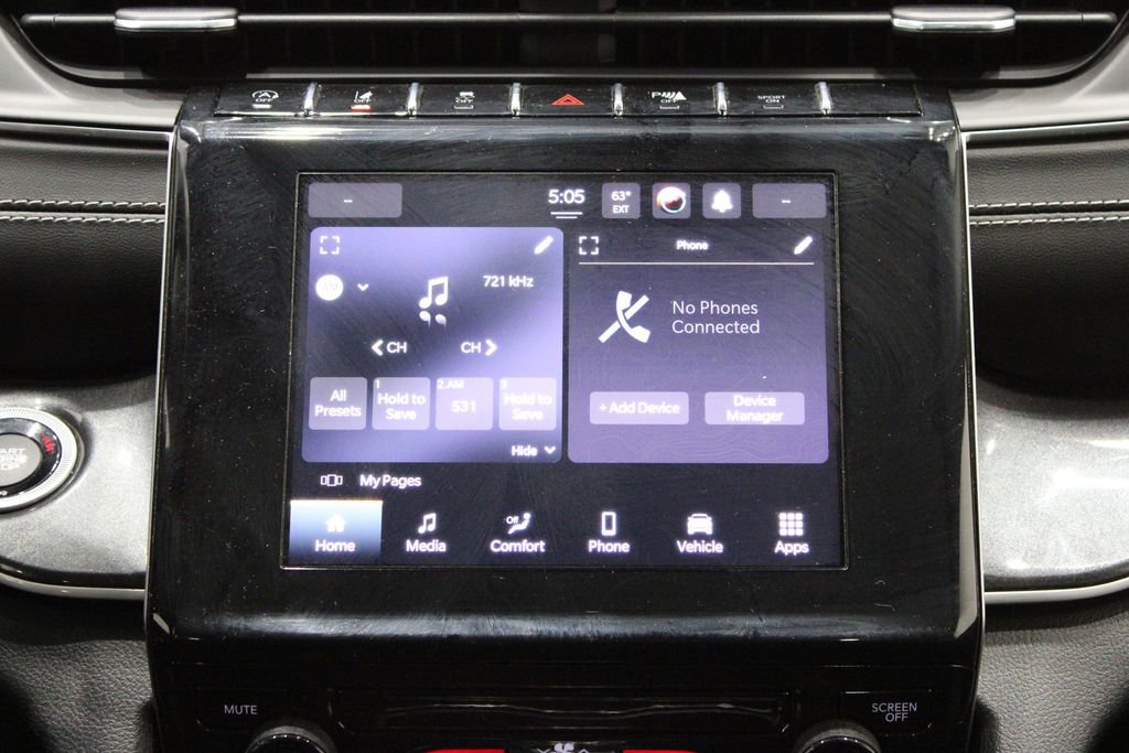 Used 2023 Jeep Grand Cherokee Laredo image 28