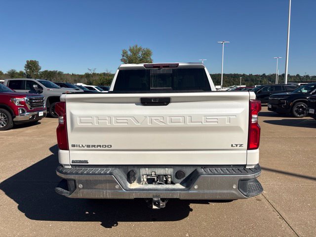 Used 2019 Chevrolet Silverado 1500 LTZ w/ LTZ Plus Package AWD/4WD image 4
