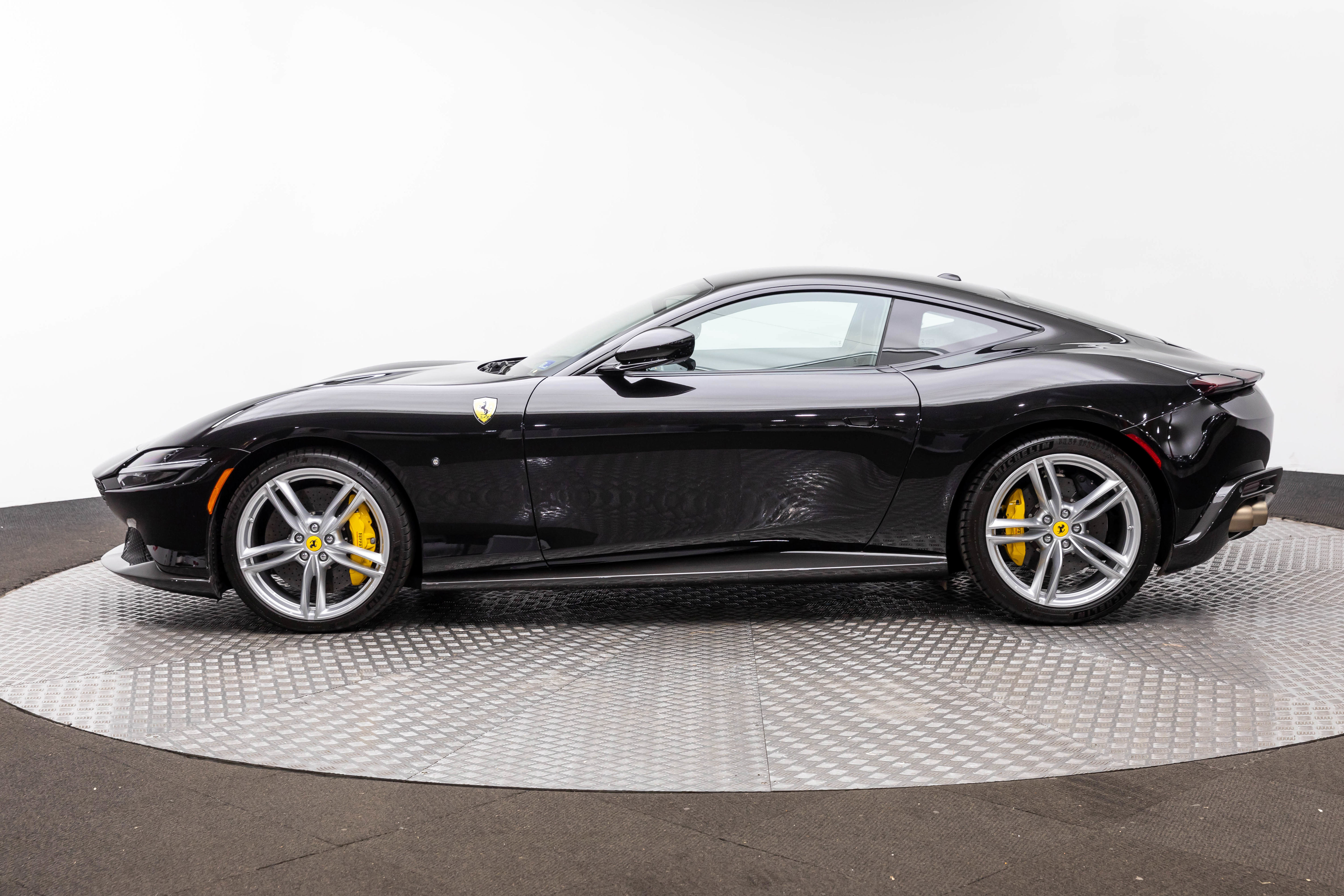 Certified 2021 Ferrari Roma image 2