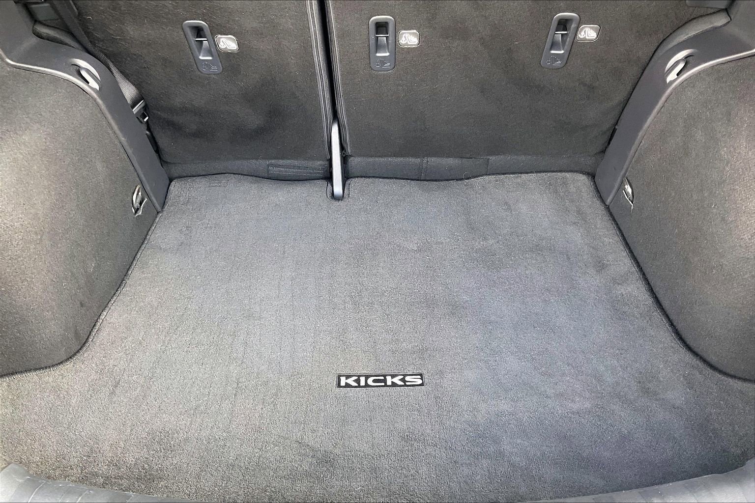 Used 2021 Nissan Kicks SV image 24