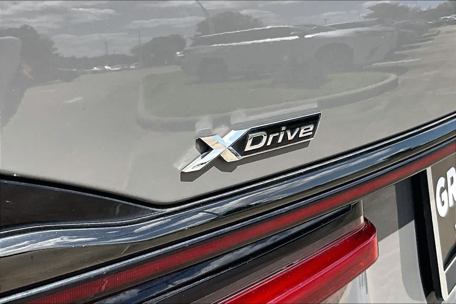 Used 2020 BMW 750i xDrive w/ Executive Package AWD/4WD image 9