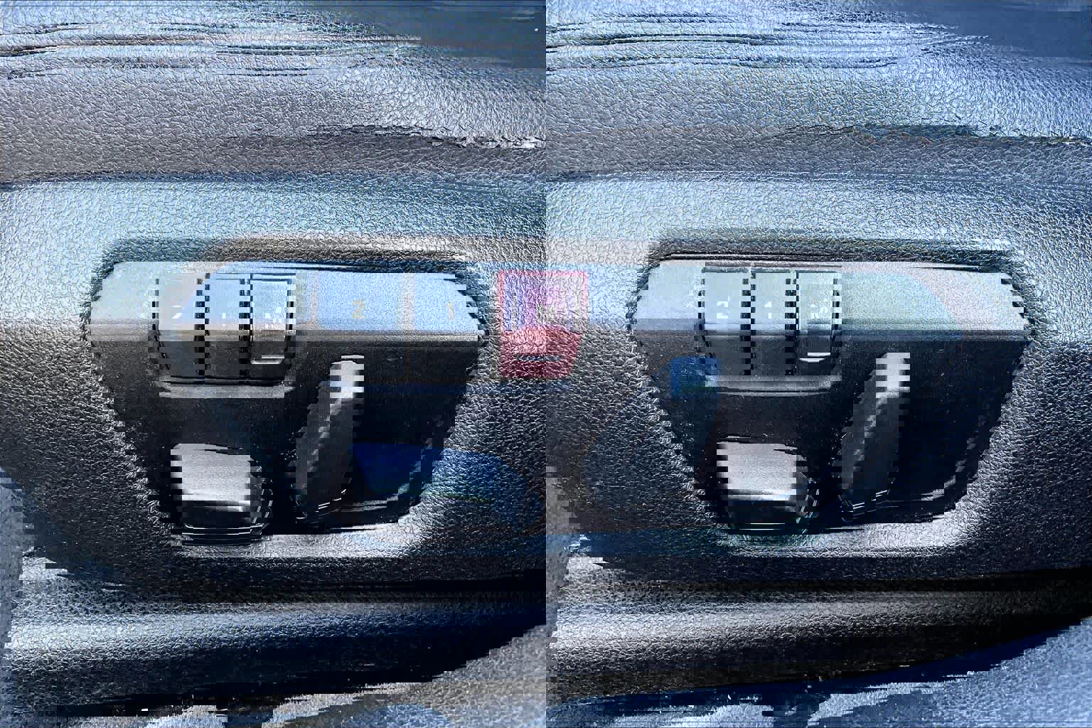 Used 2014 BMW 320i Sedan image 35