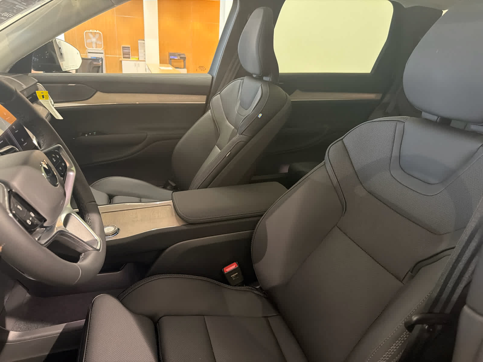 Used 2026 Volvo EX90 Plus RWD image 7