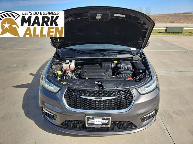 Used 2023 Chrysler Pacifica Touring-L FWD image 29