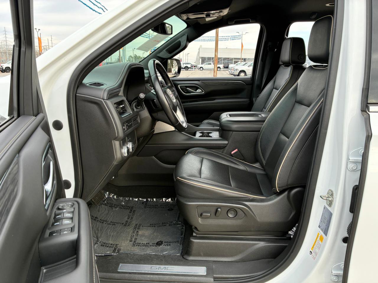 Used 2021 GMC Yukon XL SLT image 12