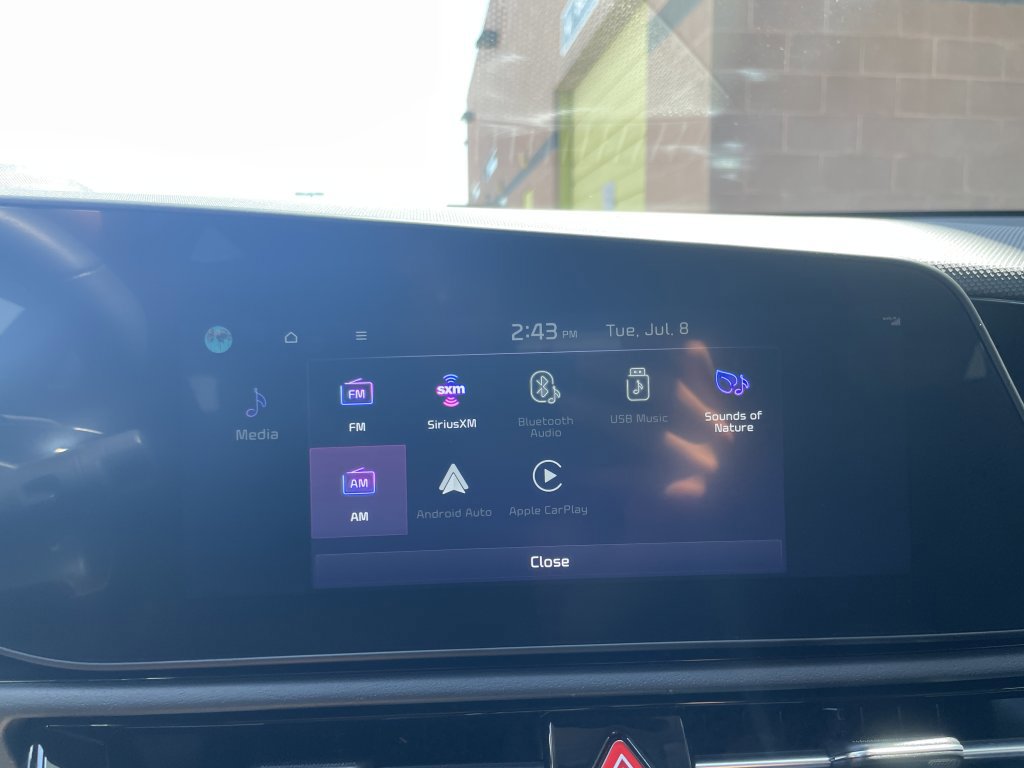 Used 2023 Kia Niro EX Touring image 37