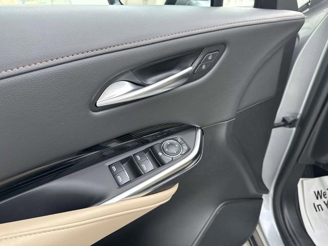 Certified 2024 Cadillac XT4 Luxury w/ Cold Weather Package AWD/4WD image 17